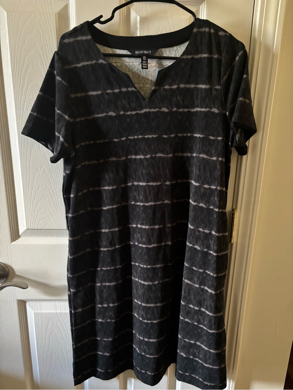 Ellen Tracy Black & Gray Striped V-Neck Midi Dress